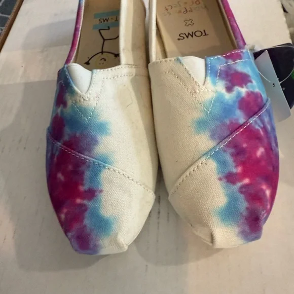 TOMS Women's Tie-Dye Canvas Shoes - Picture 3 of 3